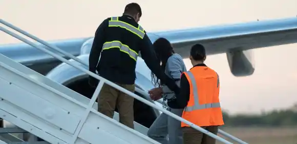 Juez frena DEPORTACIÓN DE PAREJA VENEZOLANA en Texas bajo Ley de Enemigos Extranjeros (+Detalles)