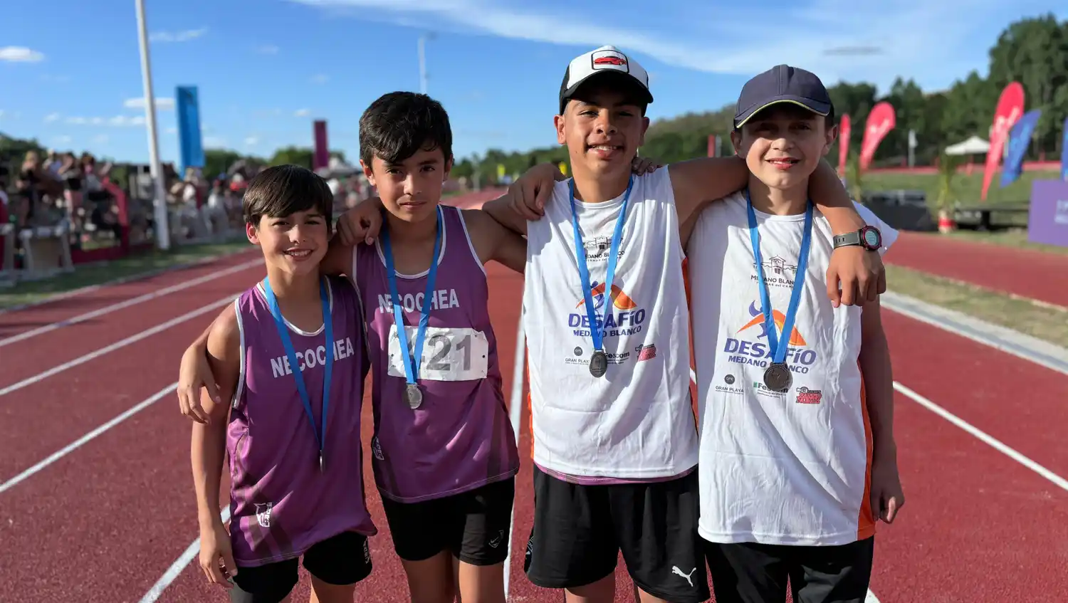 Una parte de los varones que compitió en el evento en Tandiltambién