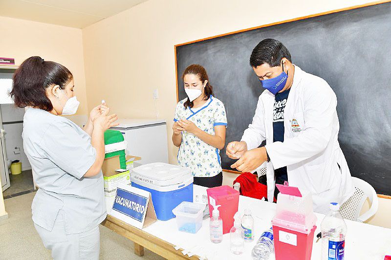 Dosis de refuerzo en 
varias localidades del interior