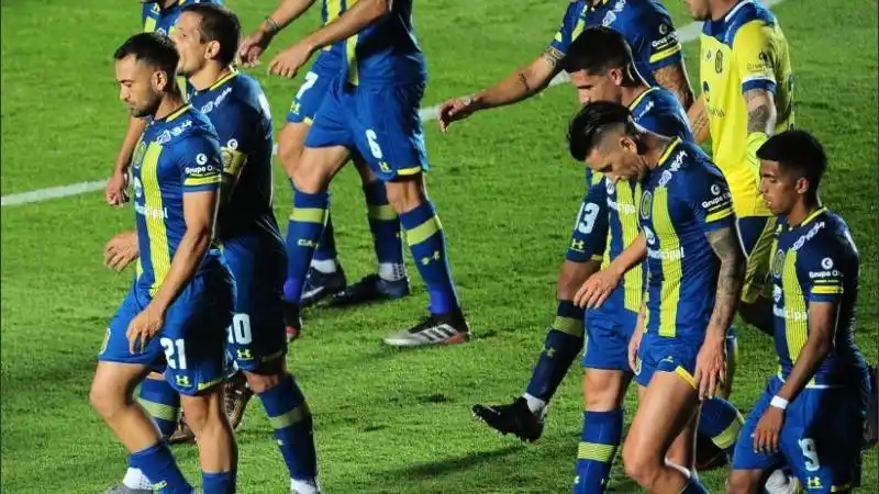 Rosario Central luchó, pero falló en las dos áreas y Vélez le ganó con justicia