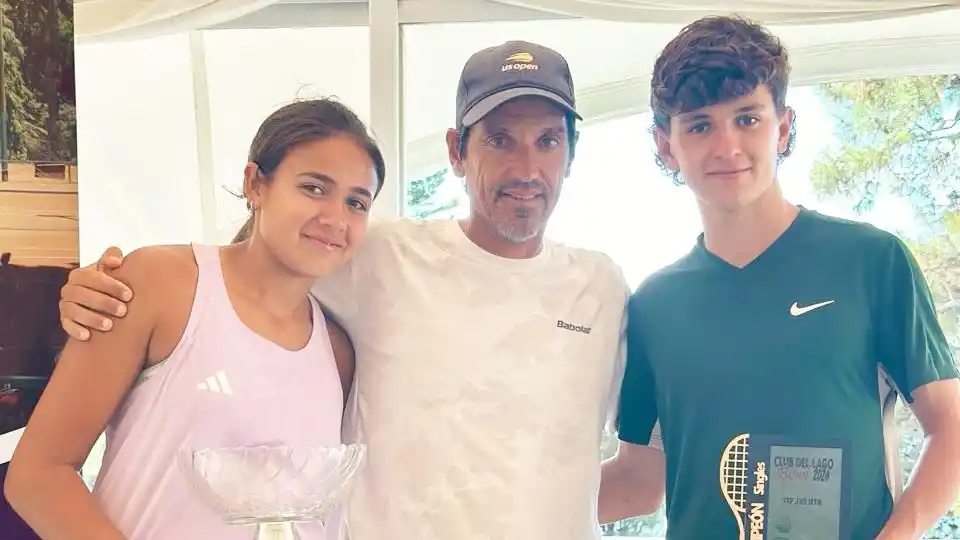 Tenistas del Club Salto Grande se destacaron en Punta del Este