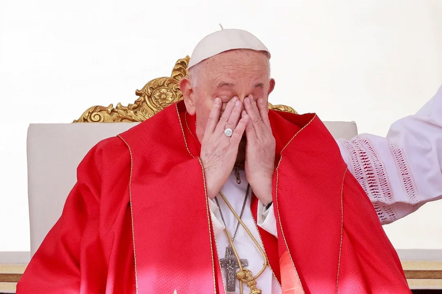 El papa Francisco se salteó la homilía del Domingo de Ramos  y repudió el ataque terrorista en Rusia