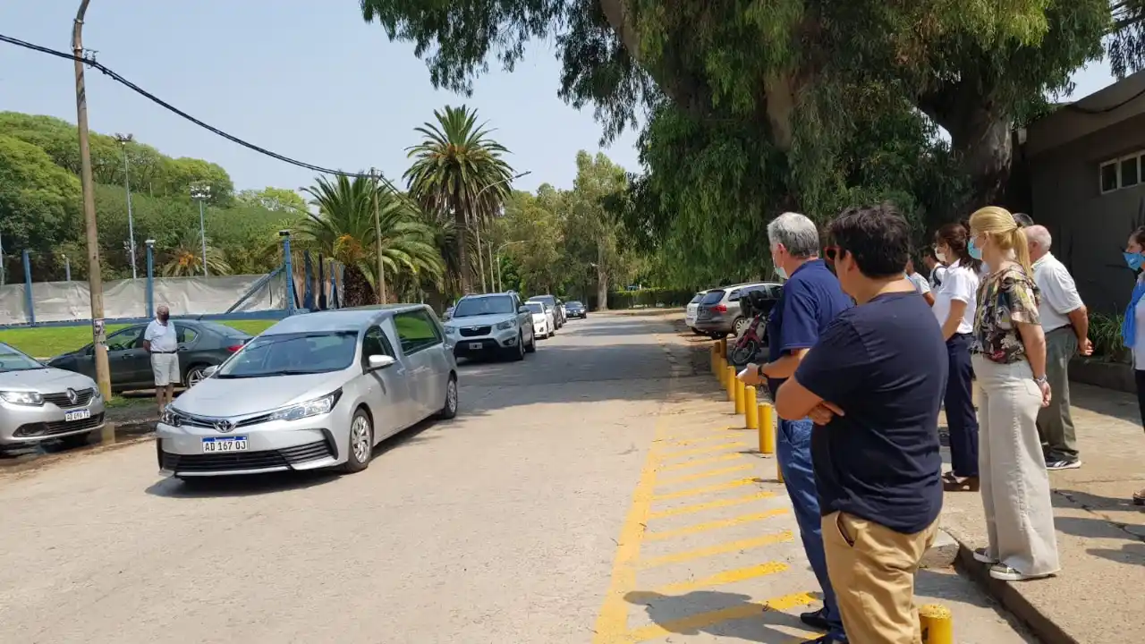 El último adiós a Carlos Médici: el homenaje de Náutico y el acompañamiento del arco político