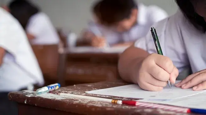 El lunes se dictarán clases normalmente