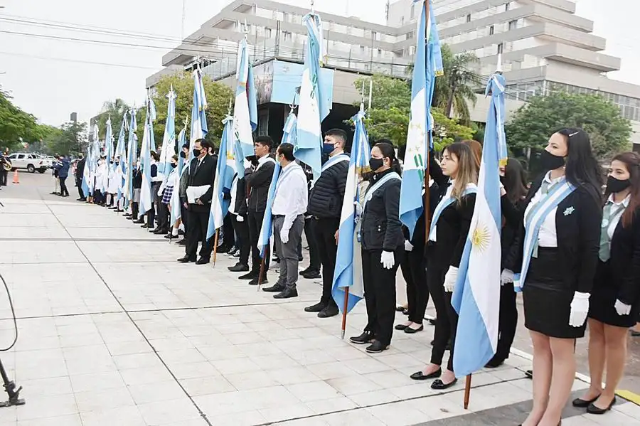 Insfrán encabezó emotivo acto por el 
67.º aniversario de la provincialización