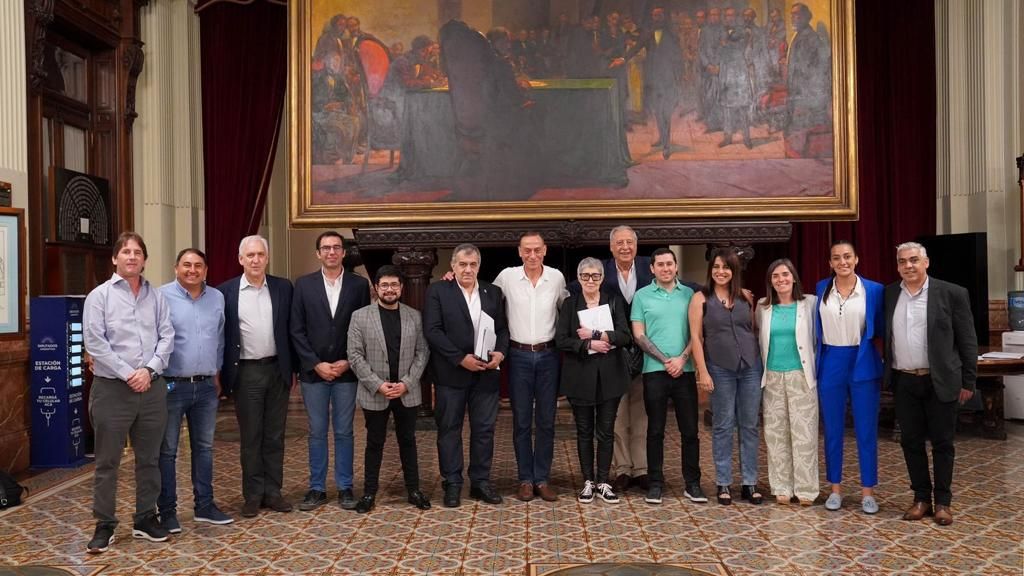 Cáceres juró como miembro del Parlasur: “Es un espacio importante para la integración regional”