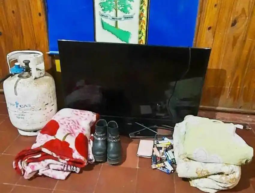 Tres hombres detenidos por robo en poblado y en banda en El Colorado