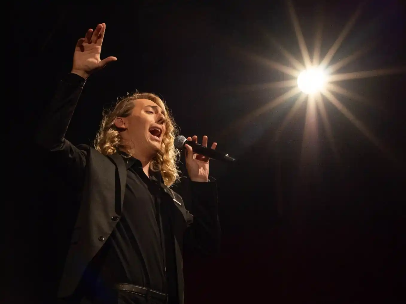 El cantante argentino con proyección internacional se presentará el 12 de enero con un espectáculo cargado de clásicos inolvidables y el estreno mundial de una nueva canción.