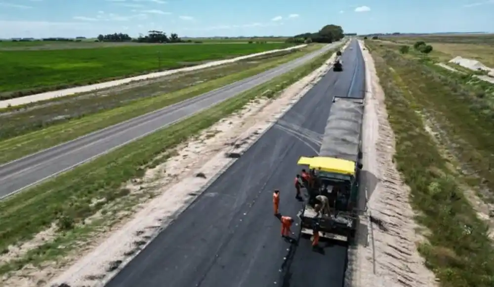 Una vez terminado los tramos Villa Gesell-Mar Chiquita y San Clemente-Pinamar, la Ruta 11 será autovía desde Esquina de Crotto a Mar del Plata, a lo largo de casi 250 kilómetros.