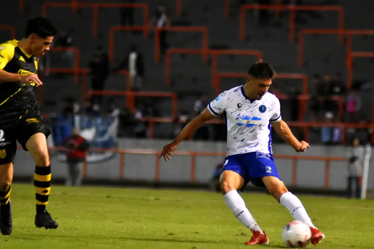 Santamarina cayó el sábado con Alvarado. (Foto gentileza Diario La Capital).