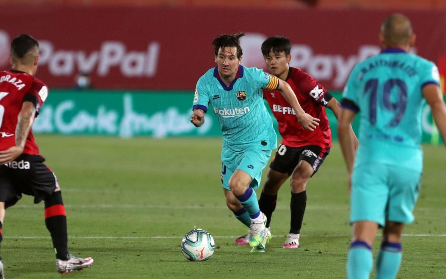 Messi se lució en el regreso con goleada de Barcelona