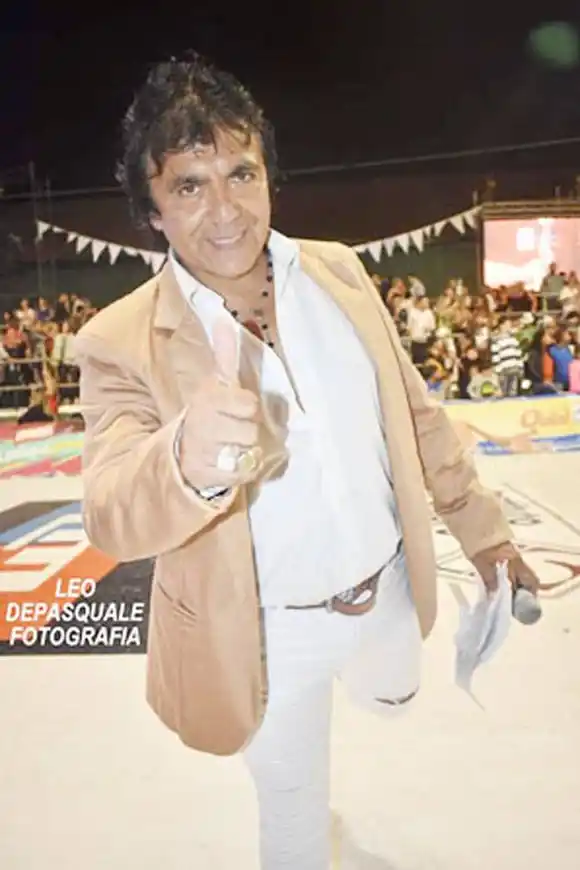 LISANDRO �SPELUSA⬝ ARAYA, PRESENTADOR OFICIAL  DEL CARNAVAL 2020