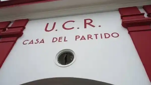 Crecen las diferencias internas: un sector de la UCR reclama debatir el vínculo con La Libertad Avanza