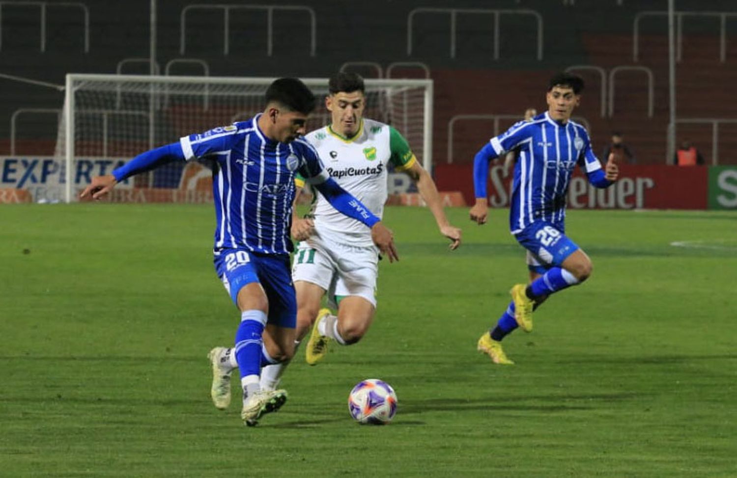 Entretenido empate en Mendoza.