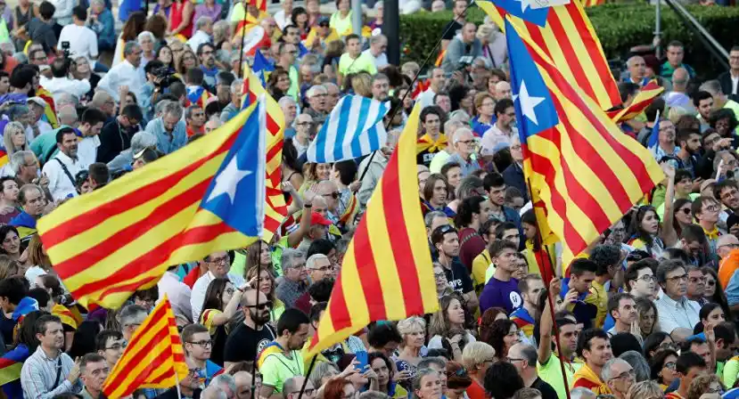 El referendo en Cataluña dejó 844 heridos y seis detenidos