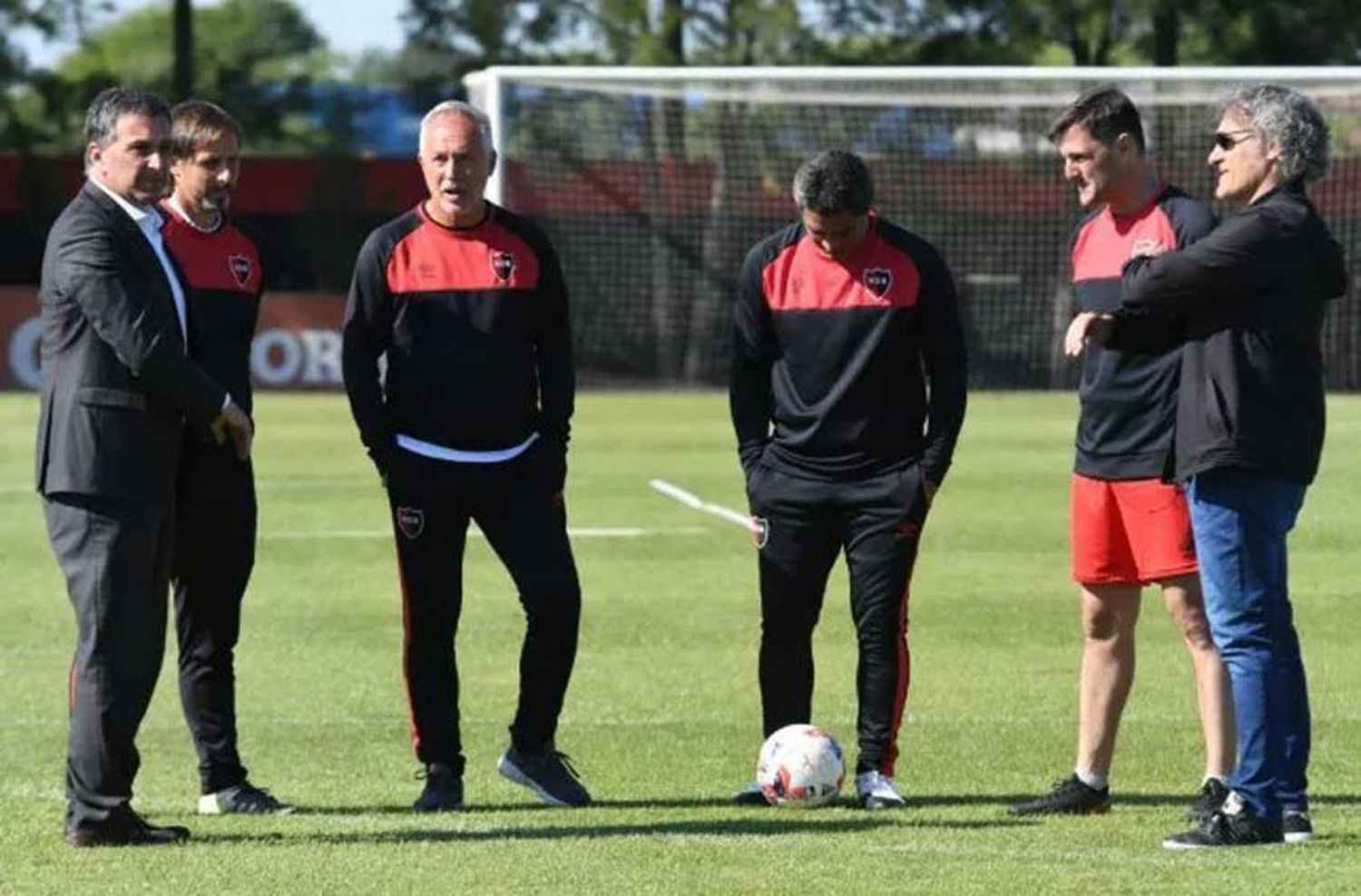 Newells ratificó a Taffarel para dirigir el domingo pero acelera con la llegada de un nuevo entrenador