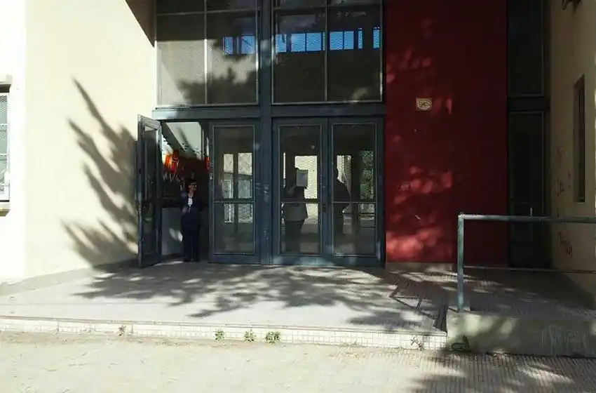 Susto en la escuela N°15 por una "explosión" de la caldera