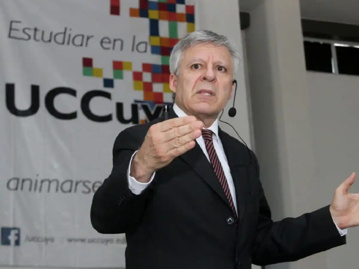 López Rosetti  llega al Superdomo