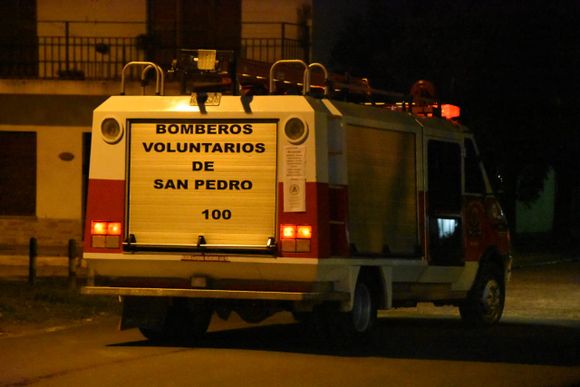 Bomberos sofocó un incendio forestal en un establecimiento de ruta 191