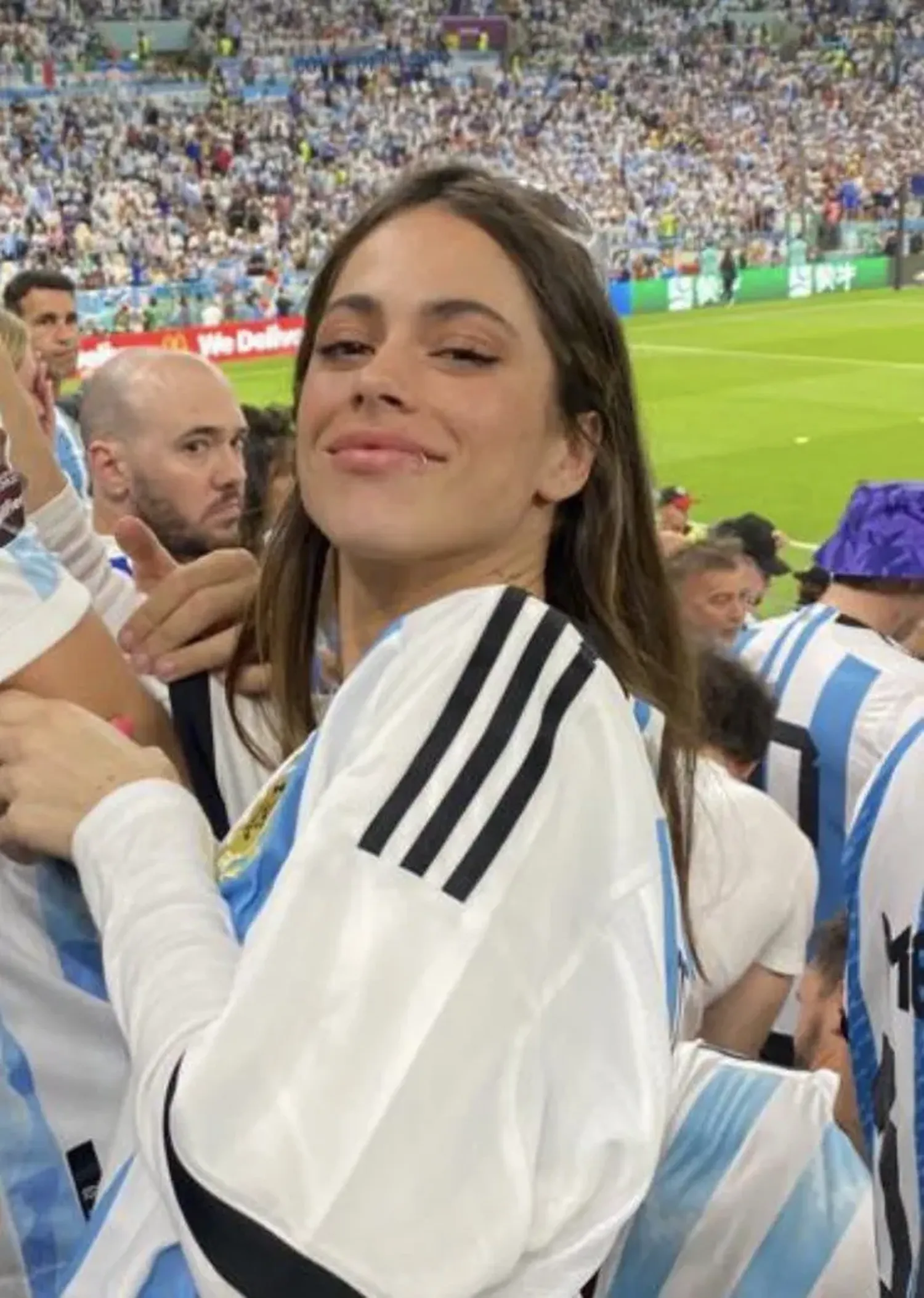 Tini Stoessel dejó Qatar para ir a grabar un video a Barcelona