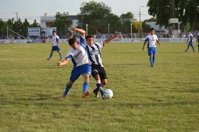 Sociedad Sportiva goleó a Instituto de Paraná en partido con incidentes