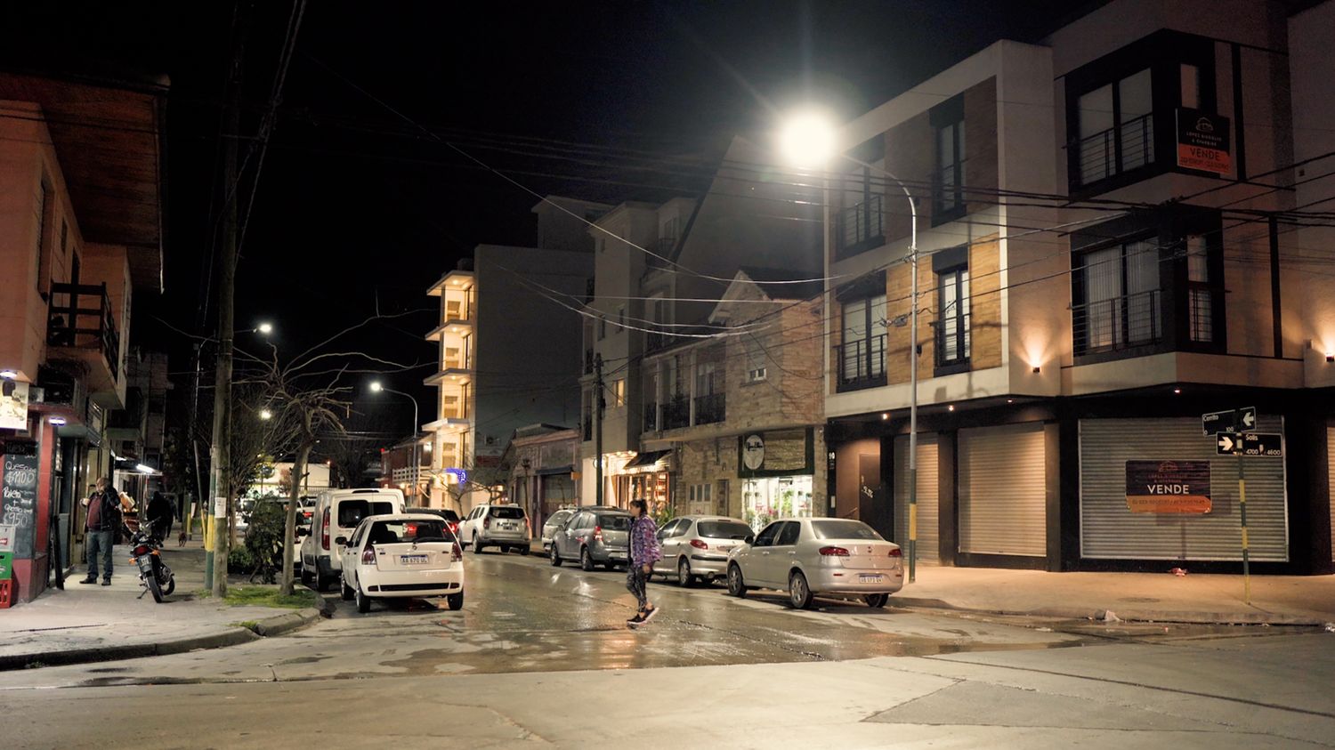 Continúan con el recambio de alumbrado público en barrios