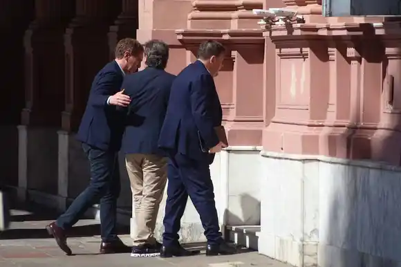 Quiénes son los intendentes bonaerenses que se suman a la mesa de Milei en Casa Rosada tras la derrota electoral