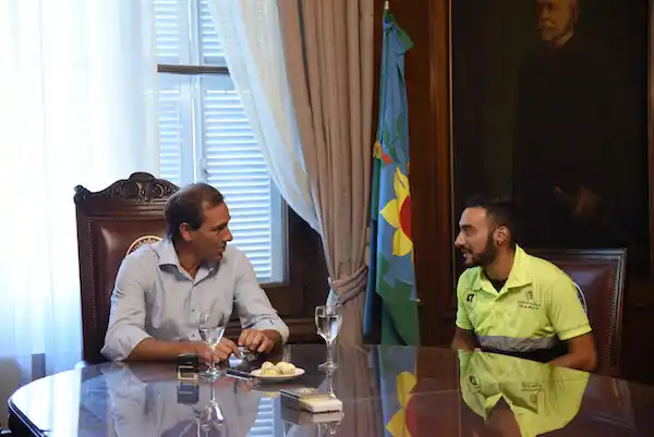 Garro recibió al agente de tránsito agredido en La Plata y destacó su profesionalismo