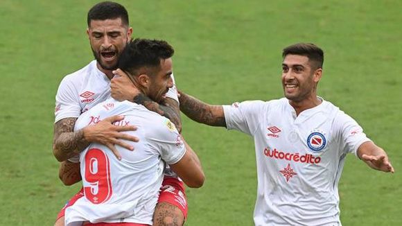 Argentinos derrotó a Colón por la Copa Argentina y se clasificó