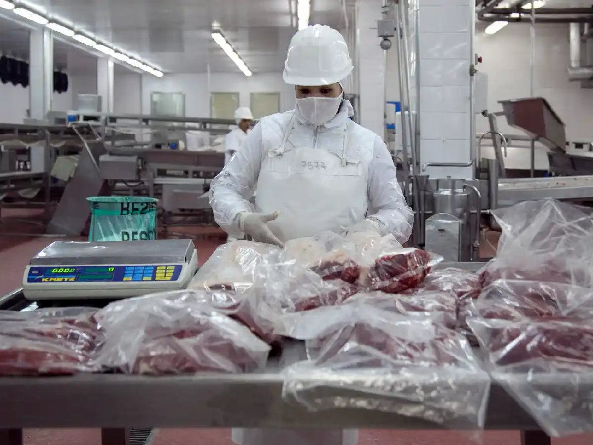 Vuelven a operar 250 industrias de Córdoba y se llegará al 70% de la producción provincial