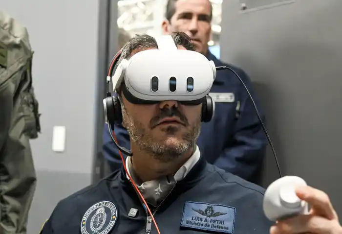 Petri anunció que el 5 de diciembre llegarán 6 aviones F16, y que avanzan los trabajos en la Base Aérea