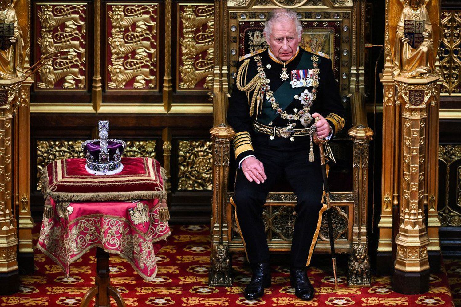 Príncipe Carlos reemplaza por primera vez a Isabel II en el altamente simbólico «discurso del trono»