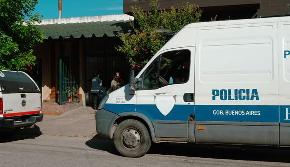 Asalto en Mitre al 2700: uno de los delincuentes tenía cuatro pedidos de captura por entraderas