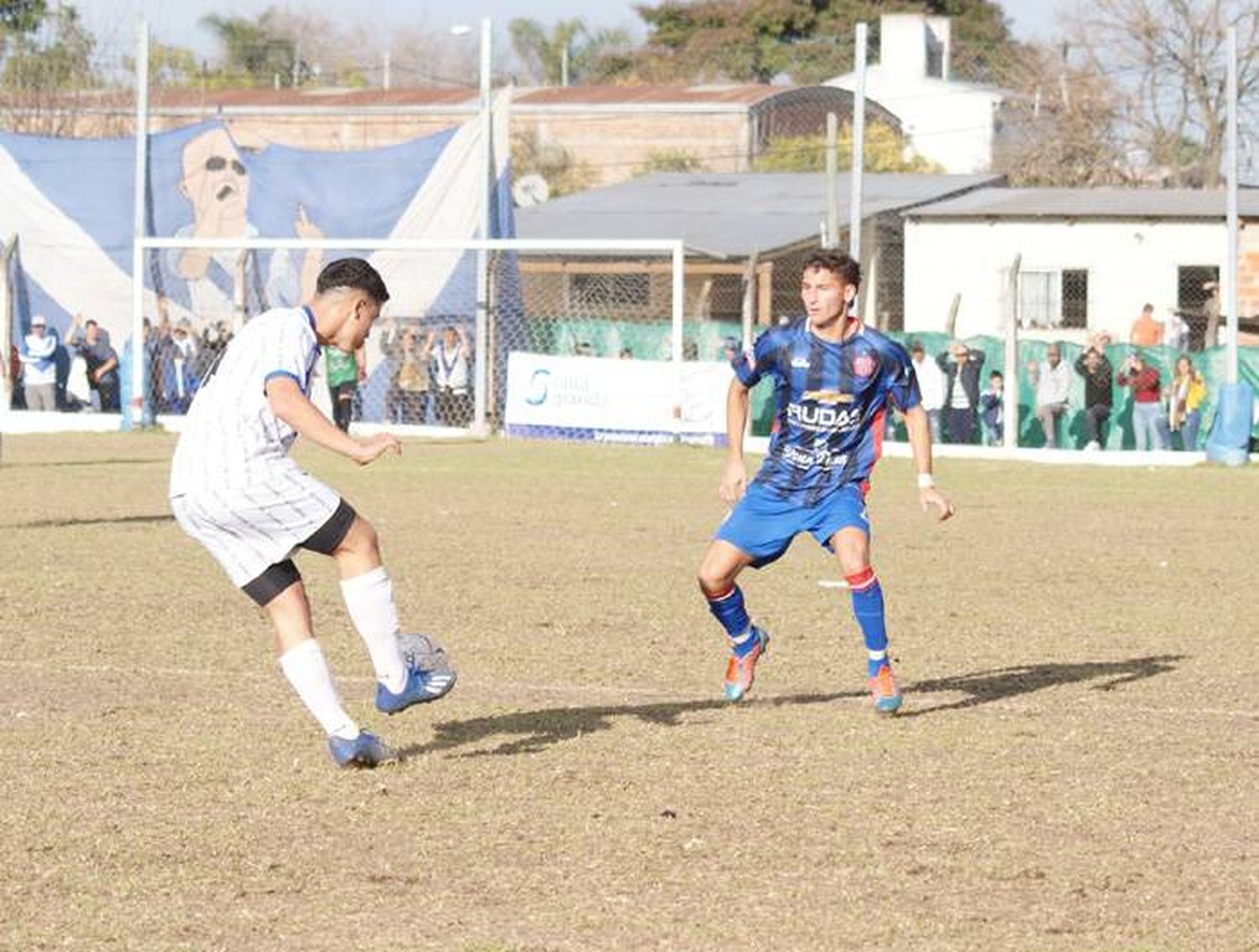 Libertad ante San Lorenzo juegan hoy, si el clima lo permite 