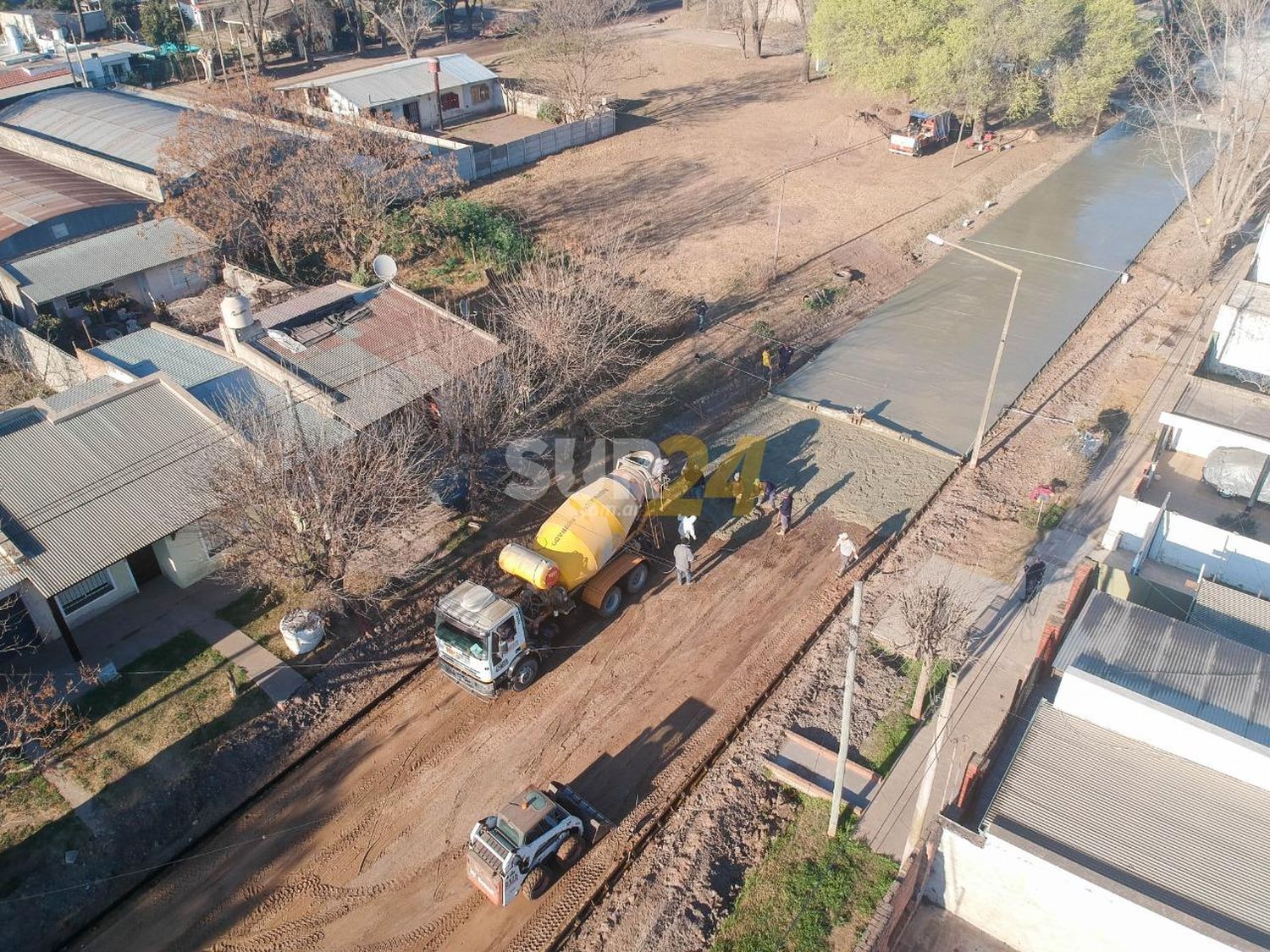 Nueva cuadra de pavimento en el barrio Victoria