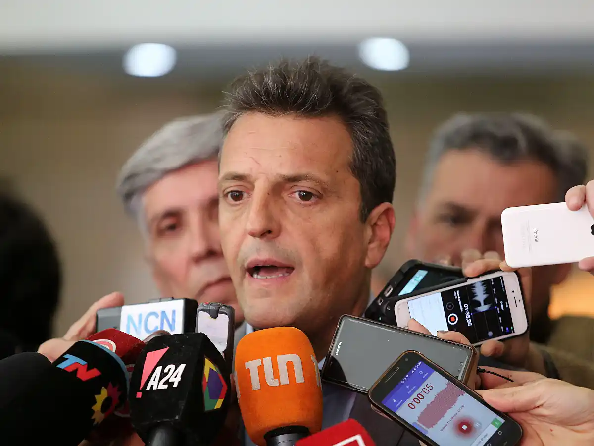 Massa: "Macri tiene que convocar a los gobernadores"