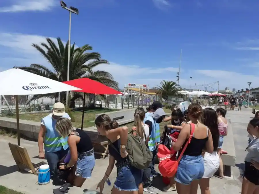 Mar del Plata: Secuestraron 450 litros de bebidas alcohólicas en Playa Grande