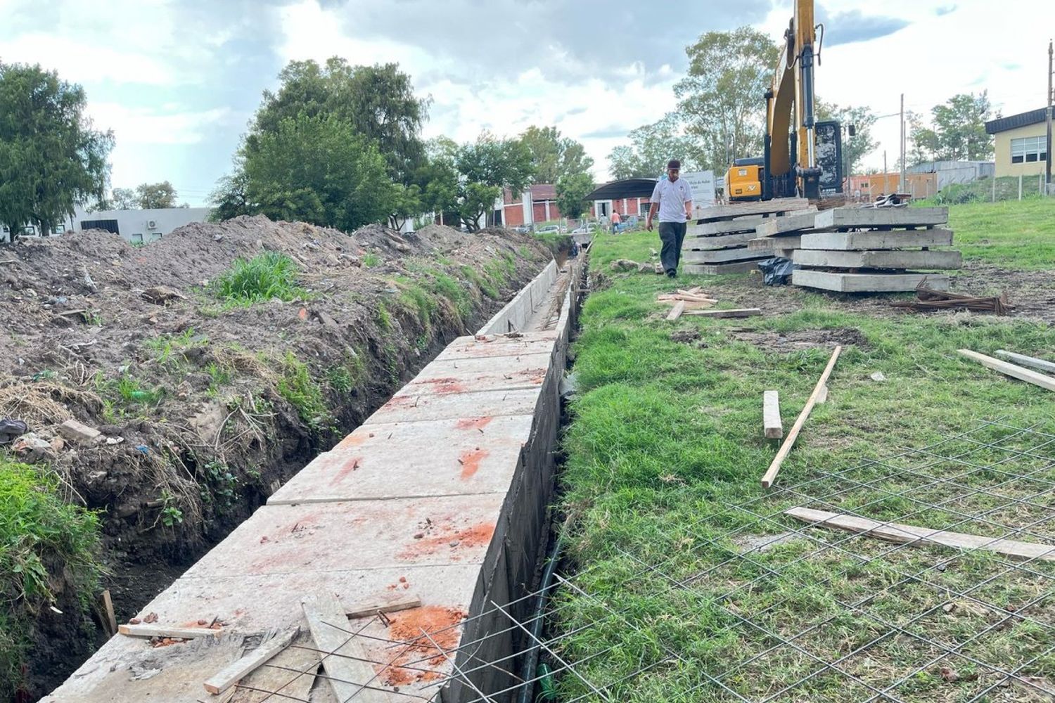 Construyen un canal de escurrimiento en el predio del exFrigorífico