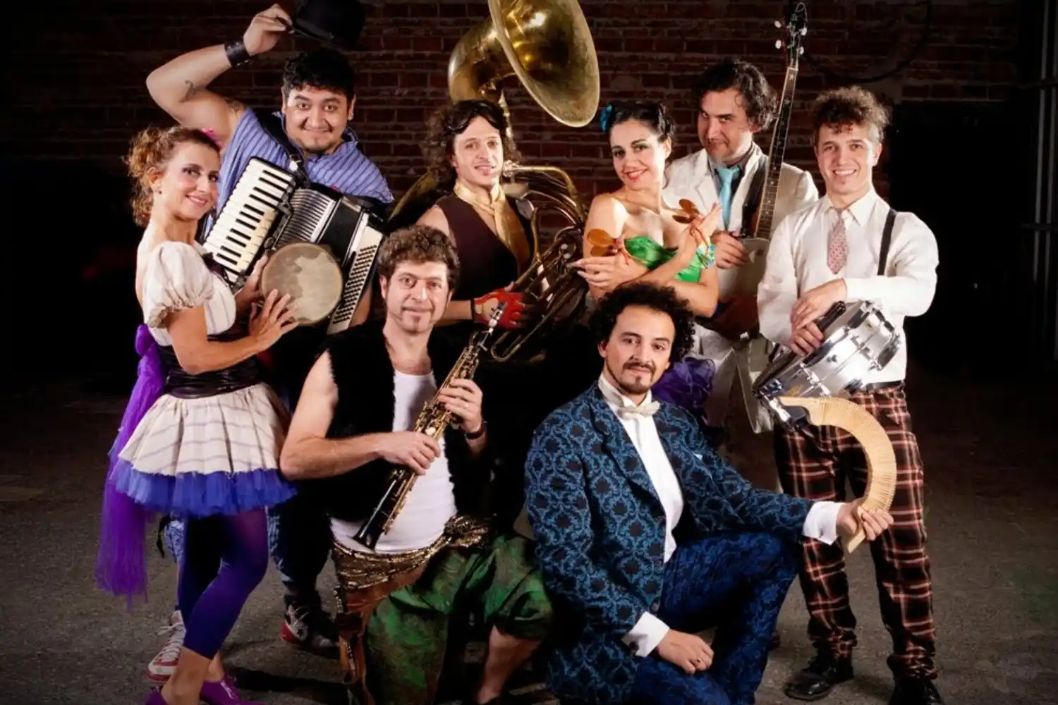 Ska, reggae, música balcánica y un desfile de bodas en el Parador Usina