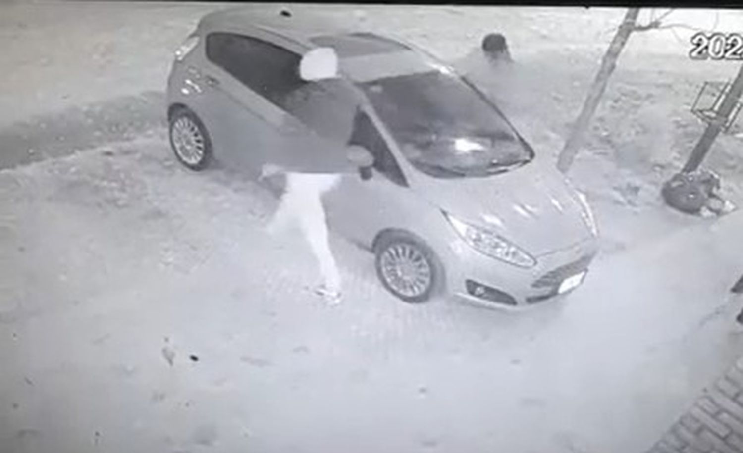Ex funcionario de José C. Paz denunció el robo de su auto y compartió las imágenes del momento