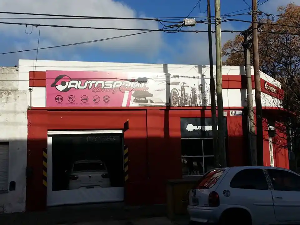 Importante robo a local de venta de accesorios para autos