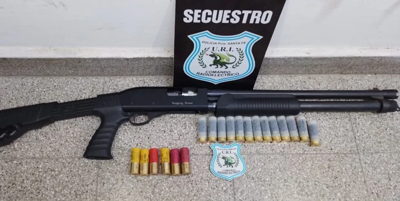 Fue aprehendido por el delito de "Portación Ilegítima de Arma de Fuego de Guerra".