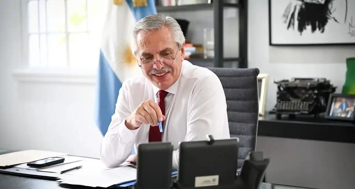 Alberto Fernández fue intervenido por la hernia de disco