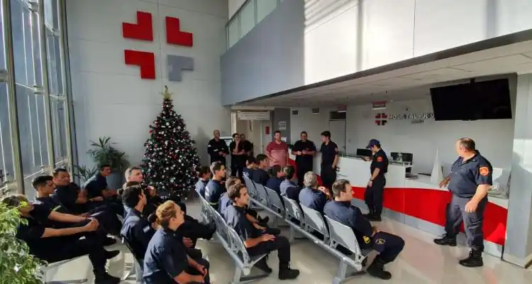 Bomberos participaron de un jornada de capacitación para conocer el Hospital Sadiv