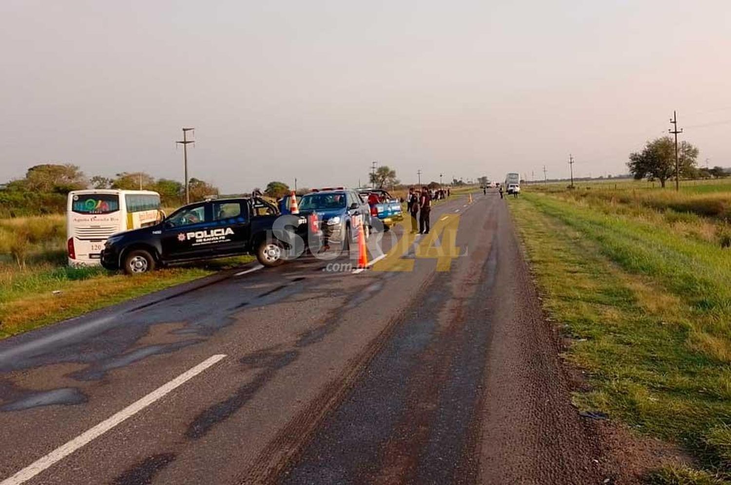 Tragedia en el norte santafesino: tres muertos tras chocar un colectivo con un auto 