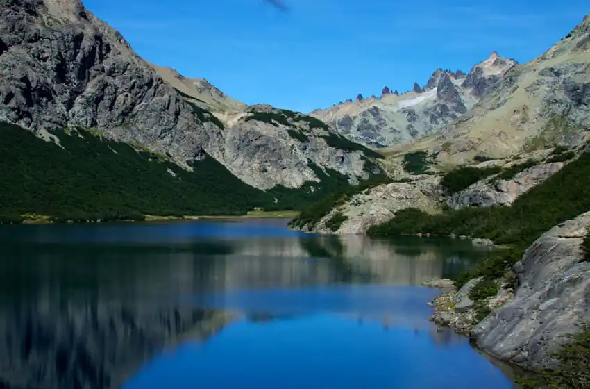 Temporada 2021: provincias y ciudades estudian pedir un seguro COVID-19 para los turistas