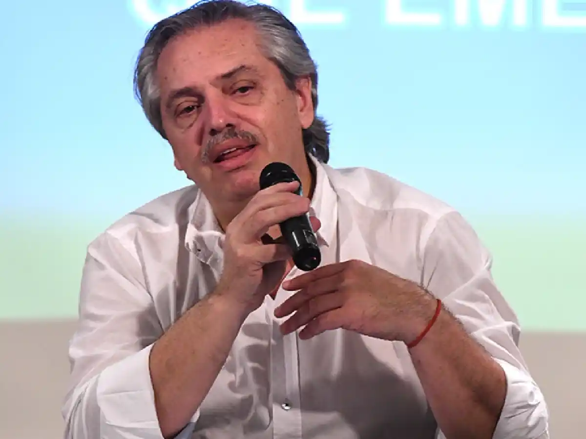 El Presidente pidió a la gente que denuncie a quienes "aumentan los precios"