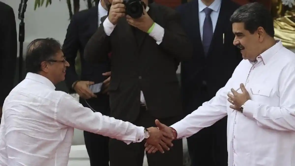 ¡VÍA DECRETO! Gustavo Petro ordena retorno de funcionarios expulsados de Venezuela en el 2019