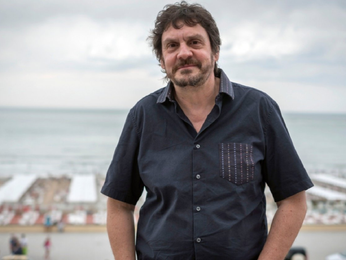 "Mucha gente se pierde el  momento de la lectura nocturna  porque está con el celular"   