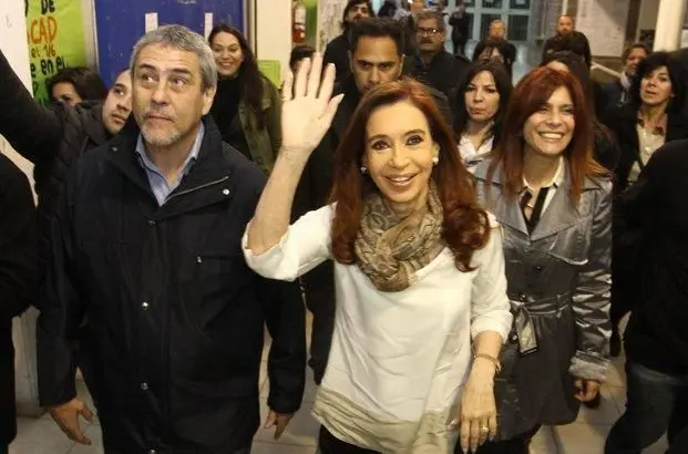 Cristina cuida los votos de la Tercera Sección y continúa su campaña en Avellaneda